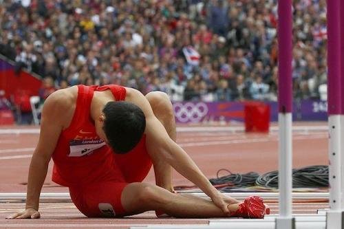 北京奥运会，刘翔选择带伤参赛的原因是什么？