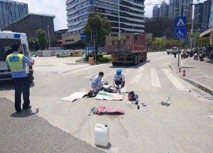 南宁星光白沙大道发生重大车祸，造成事故的主要原因是什么？