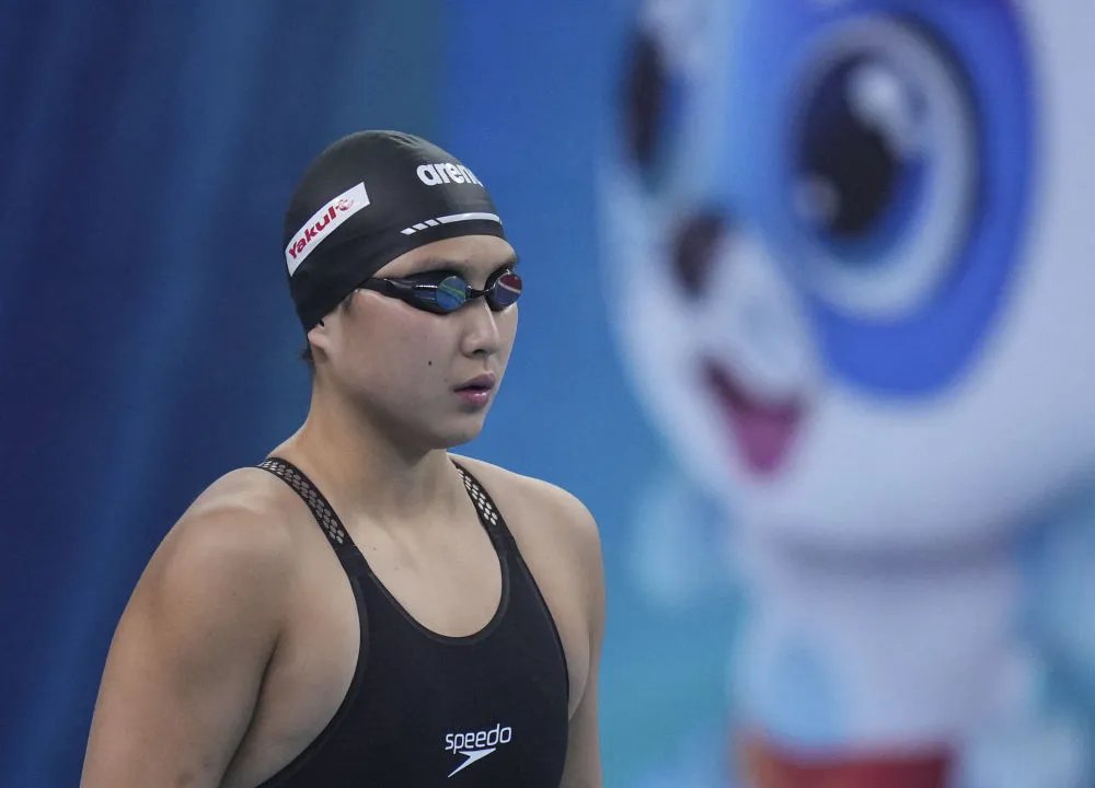 中国游泳小将余依婷，刷新世界纪录！她是否为我国的骄傲？