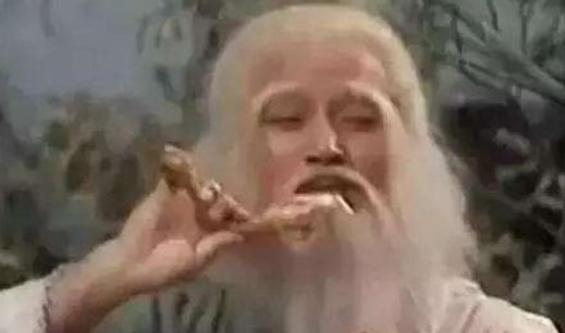 乔峰是洪七公的多少代传人？