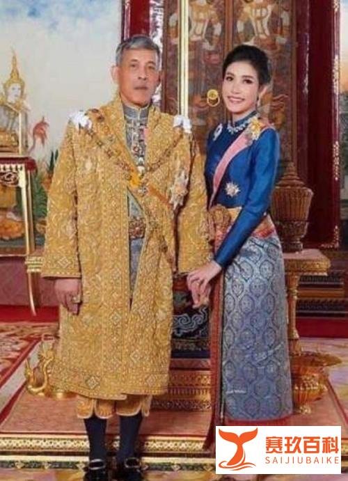 泰国贵妃诗妮娜出狱后受尽泰王宠爱，还亲自为其作画示爱