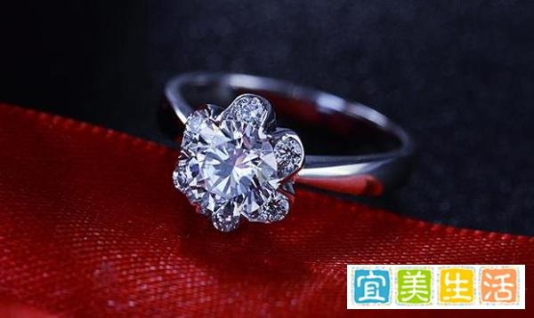 购买0.5克拉钻戒多少钱？适合用作婚戒吗？会不会有点小？