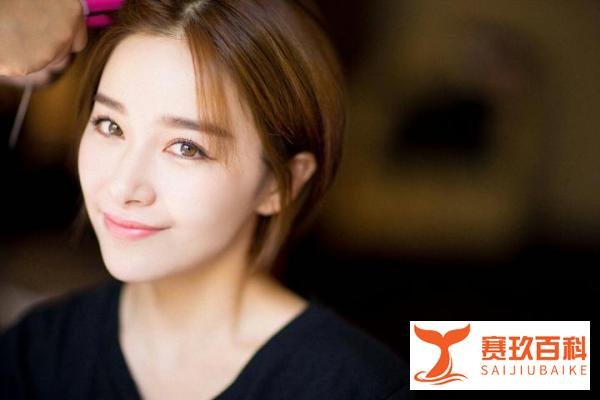 阚清子疑似新恋情曝光，约会小鲜肉牵手吃饭，全网祝福！