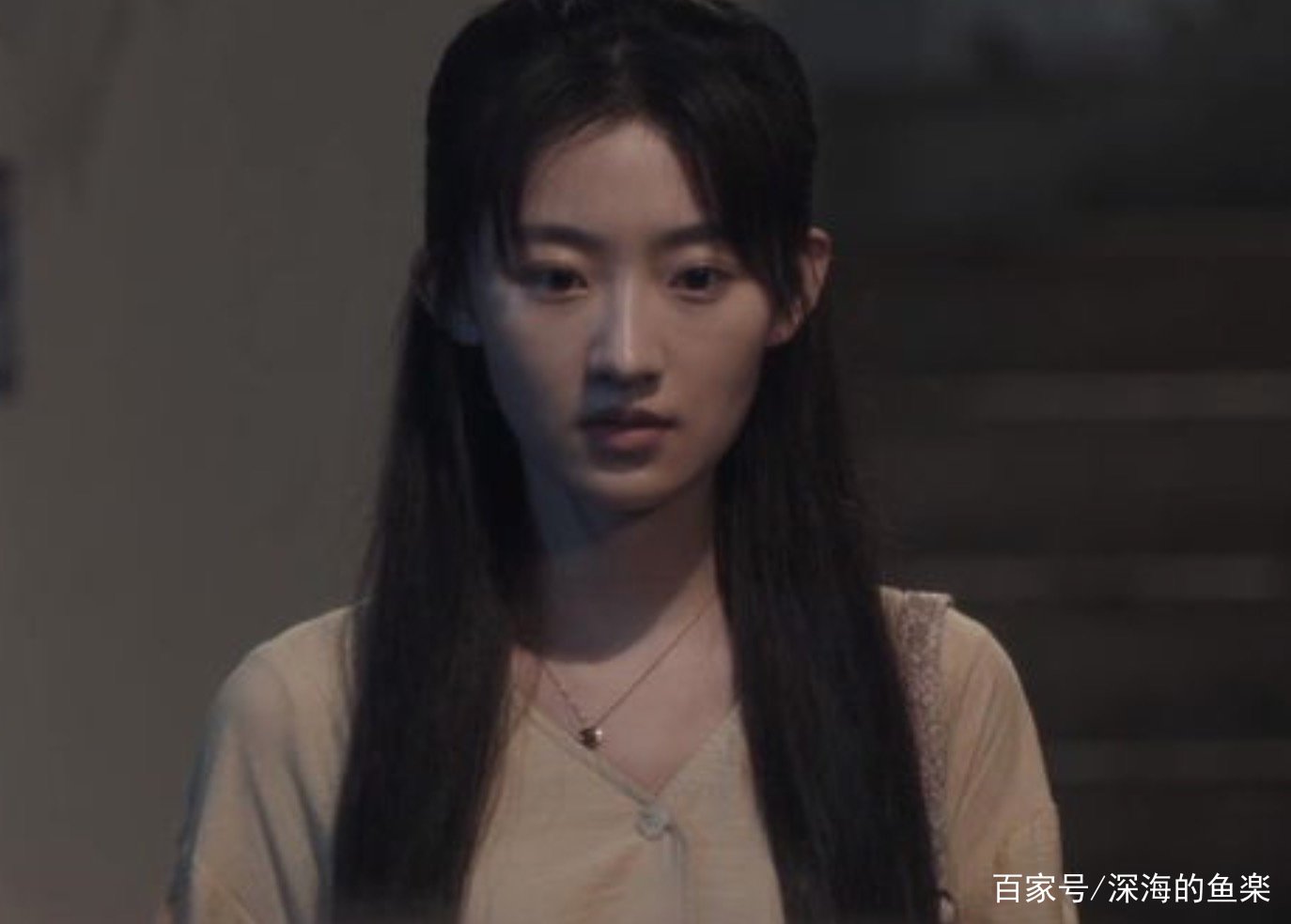 《扫黑风暴》:孙兴坏归坏,但为什么要让徐英子咬住大理石茶几呢?