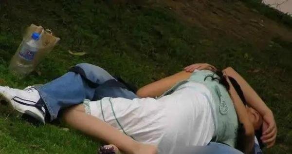 夫妻做爱时要说甜言蜜语吗？ 性生活中这些话很助性