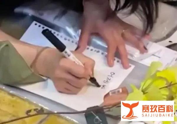 女孩在梨泰院跪地哭喊男朋友不在了与小伙每天1斤白酒患上精神分裂症