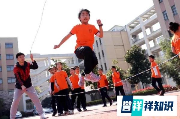 白岩松谈课间十分钟“鸦雀无声”,教育部:加强学校场地设施建设及安全保障