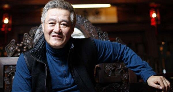 赵本山携程野亮相呼市：师徒同框引发热议，喜剧界新星闪耀