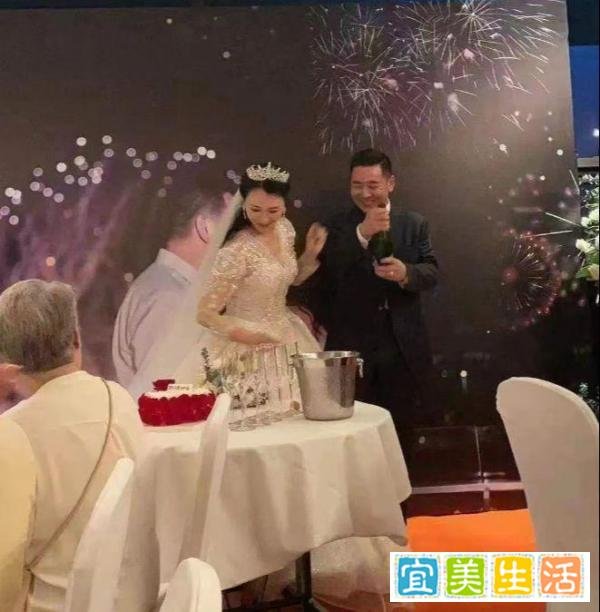 宾利姐终结篇:58岁国企书记傍富婆的励志故事