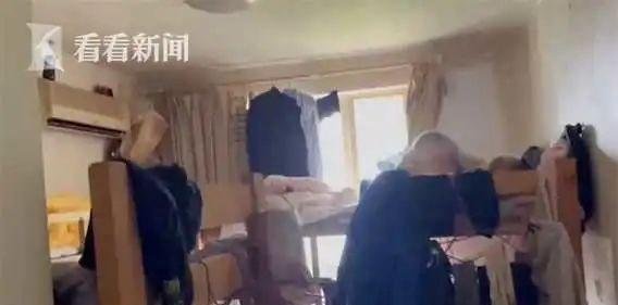 上海一公寓90平米住39人,人均700元,连厨房也住了人