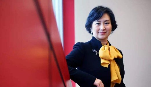 杨其龙凭什么让“百亿公主”何超琼倾心？