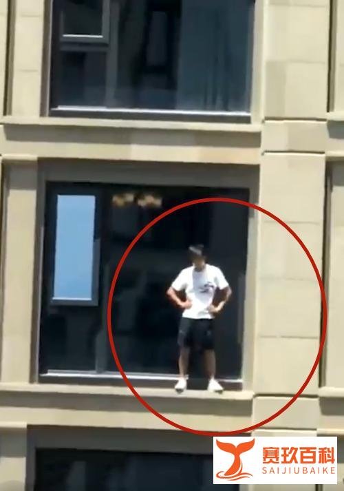 杭州建德一男子入室抢劫致1死1伤，嫌犯有抢劫前科，现场曝光