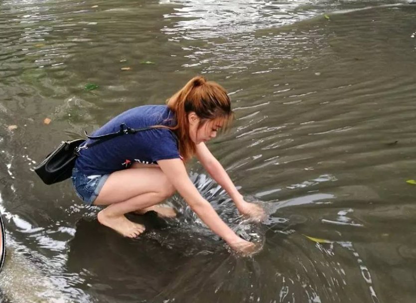 台风后家里下水道喷水喷垃圾，这些垃圾怎么会出现在这里？