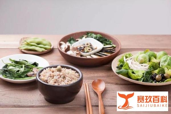 一定要明白,你在吃饭,饭也在“吃”你!