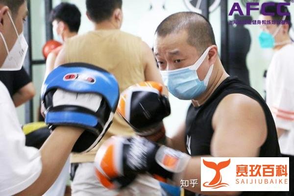 健身教练培训学校学费一般多少钱？