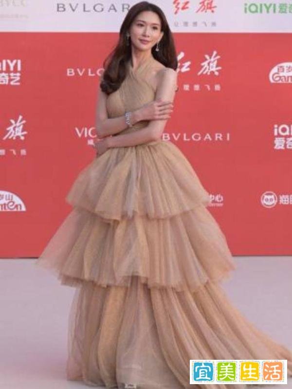 林志玲：内娱美届纯元皇后，绽放优雅光芒，引领“时尚风潮”！