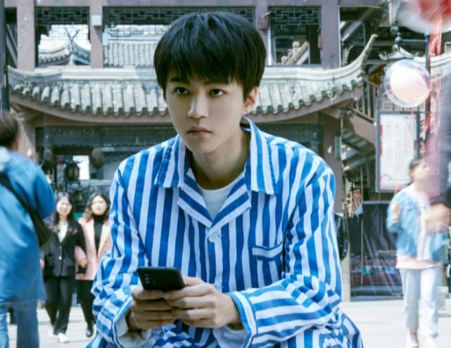 王俊凯起诉卡马吉他维权,因代言引起争议,此事对他的事业会有何影响?