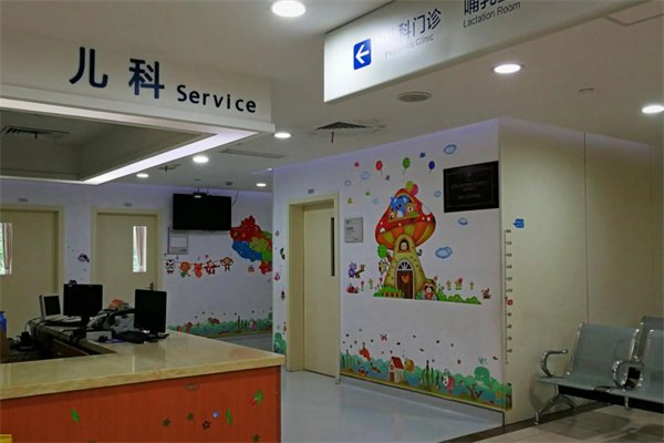 安徽一男童抗癌4年为保命，肚子上排便已2年，孩子究竟患上了什么癌症？