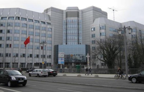 中国驻德使馆纵火嫌疑犯已被申请羁押，你怎么看待？