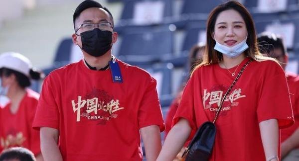 中国队1-1泰国队!千里单刀PK世界波,方昊进球后指天慰藉遇难者