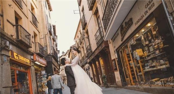 西班牙婚纱照旅拍,用心享受蜜月旅程