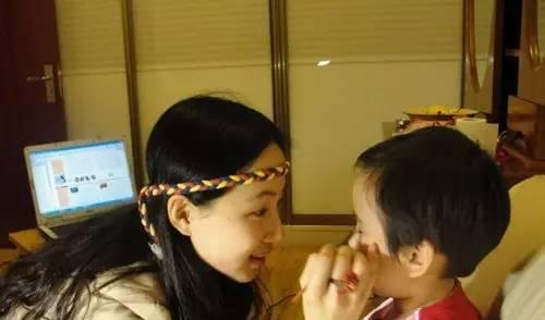12岁的女孩已化妆6年,医生的结论让辣妈悔恨不已