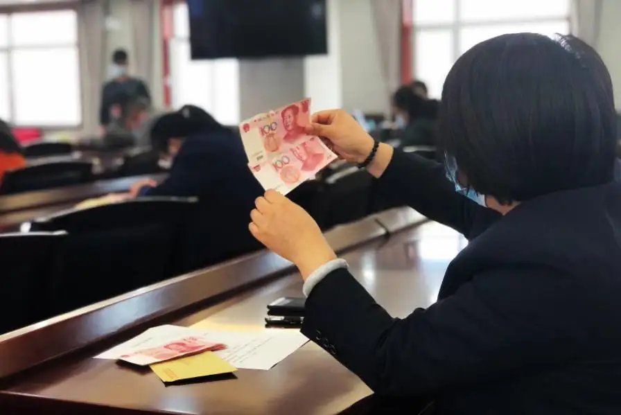 云南南华农商行因对外误付假币被罚款1万元,这起到了哪些警示作用?