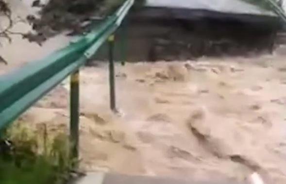 湖北随州暴雨冲塌多间楼房：洪水袭来 妻子遇难前发诀别短信