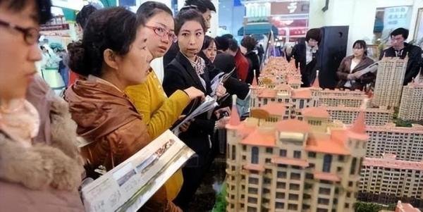 放开限购第一城诞生,楼市调控又松绑,2022房价要真的大涨?