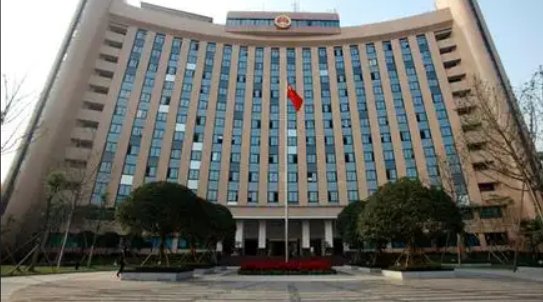 多个地方政府开放大院,河南信阳直接拆除院墙,如何解读这一举措?