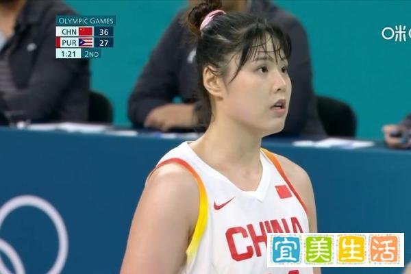 中国女篮：孙梦然冲突，李梦爆发18+7，两人拼到5犯