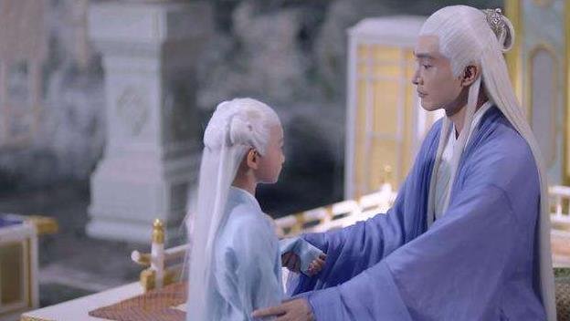 枕上书：为何白滚滚现出真身，司命傻了，凤九懵了，帝君彻底崩溃？