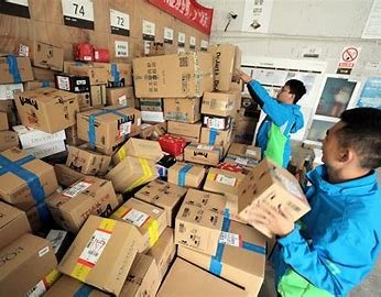 我国多地快递阶段性中断，快递没收到，该找快递公司？还是去找商家？