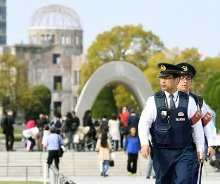安倍生前与嫌犯同框画面流出:嫌疑人作案前曾有过哪些异常举动?