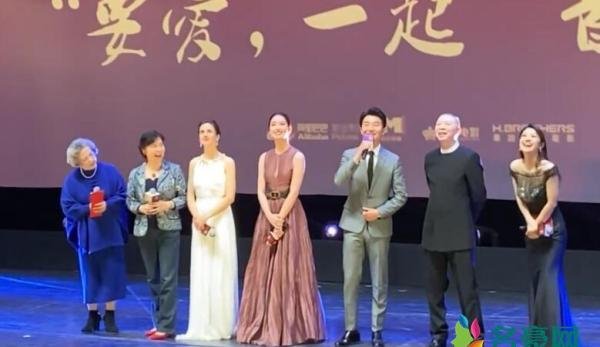 粉丝承诺为黄轩排片 网友：这波应援真的非常硬核了