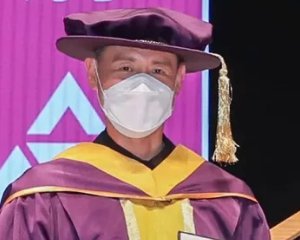 张学友获颁APA荣誉博士,证件照罕曝光,他的状态如何?
