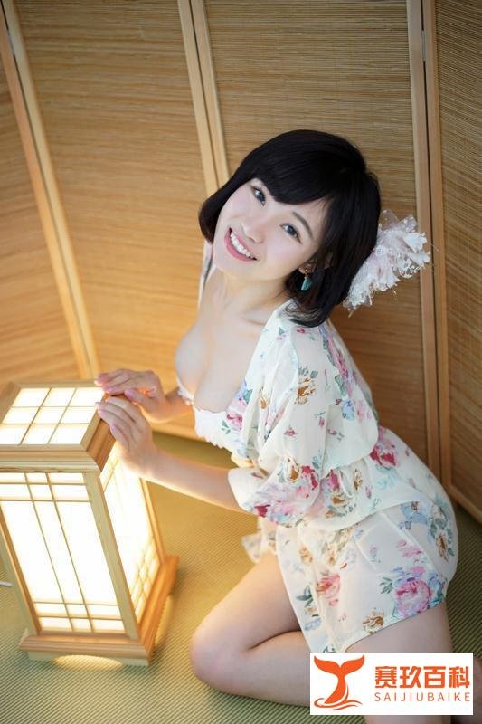 香港小师妹王心宜，混血艺人多才多艺引人注目