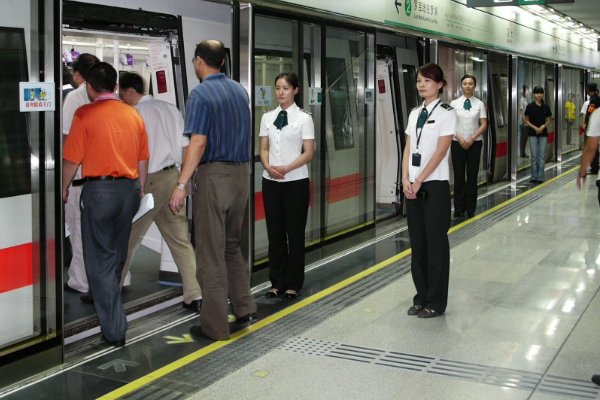 西安一地铁直达高校食堂,对此你怎么看?