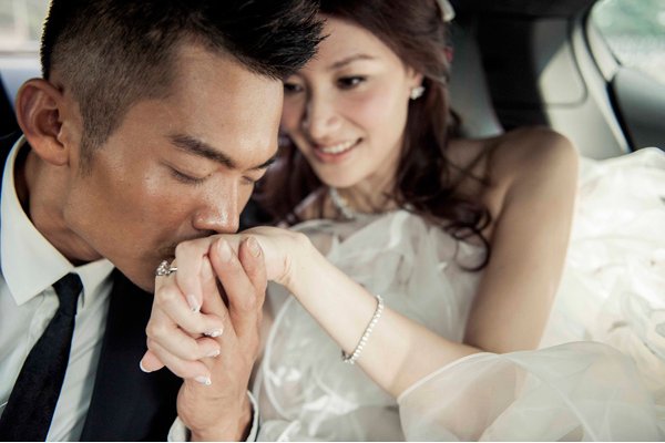 林丹出轨女主发文:苍蝇和鸡蛋,谁的错?