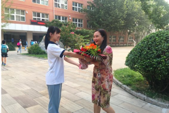 怎样祝老师女神节快乐的句子