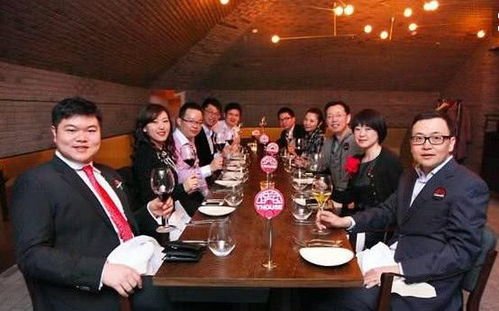 单位里两个重要领导几乎同时约你晚上吃饭，你会如何取舍？
