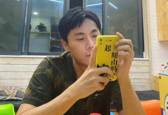 景区挂张东升禁止入内的标语,有什么目的?