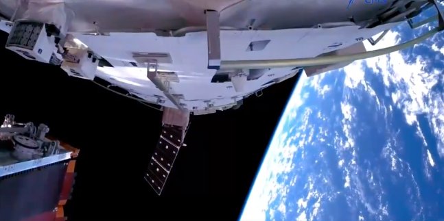 天舟四号奔赴上演宇宙级浪漫，核心舱视角看天舟四号是什么样子？
