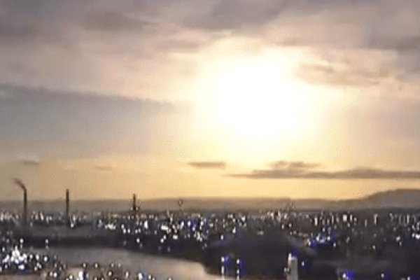 据报道称巨大火球突降日本，现场有多震撼？