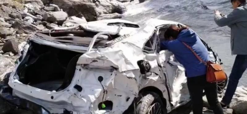两女一男九寨沟自驾游坠江失联,一人已死亡,两人失踪,生还的可能性大吗?
