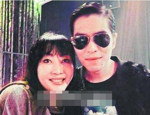 粉丝为追星做过哪些疯狂的事？